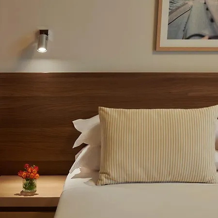 מלון דירות Serena Majestic 4*